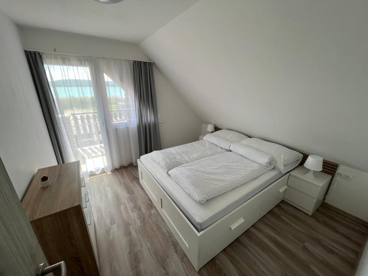 SunSet Beach Apartman Balatonfůzfő Exterior foto